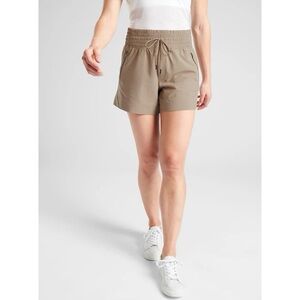Athleta Camden Shorts NWOT 6 Tan Elastic Waist Zip Pockets Beige Athleisuree Gym